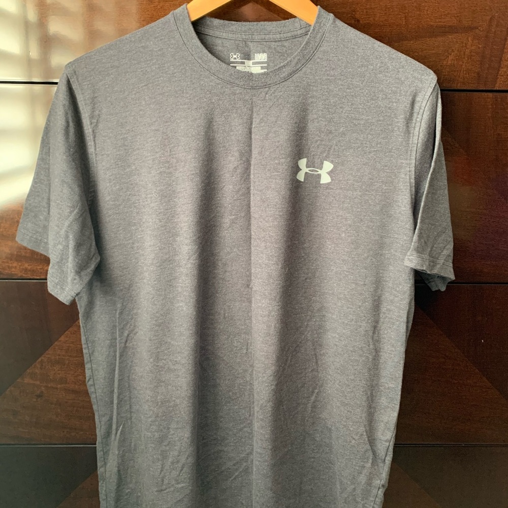 Under Armour T-Shirt.
